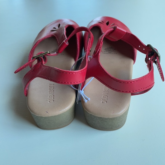 Old Navy | Red Cutout T-Strap Maryjane Clogs | 11T - Picture 5 of 12
